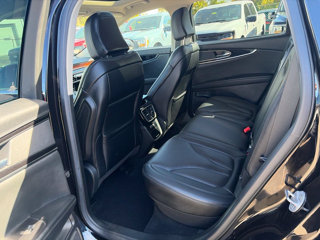 Used 2022 Lincoln Nautilus Reserve w/ Monochromatic Package AWD/4WD image 14