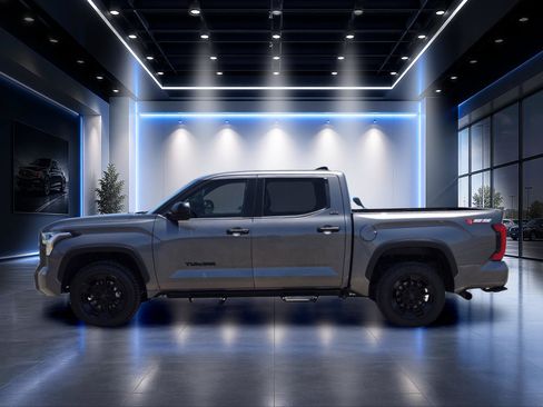 Used 2022 Toyota Tundra SR5 AWD/4WD image 7