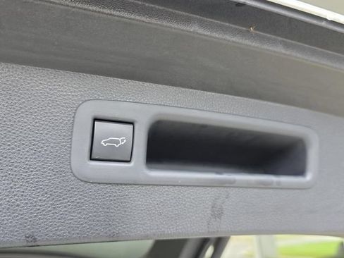 Used 2022 Toyota Highlander XSE FWD image 15