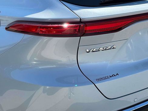 Used 2023 Toyota Venza Limited AWD/4WD image 35