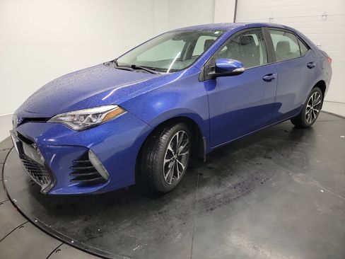 Used 2017 Toyota Corolla SE FWD image 3
