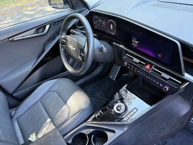 Certified 2023 Kia Niro Wave FWD image 38
