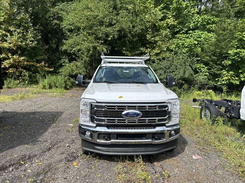 New 2025 Ford F350 XL w/ XL Chrome Package image 2