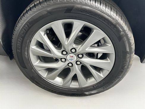 Used 2025 Buick Enclave Preferred FWD image 11