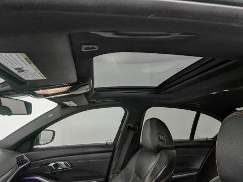 Used 2019 BMW 330i Sedan w/ Premium Package image 16