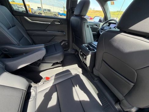Used 2026 GMC Acadia Elevation w/ Elevation Premium Package AWD/4WD image 45