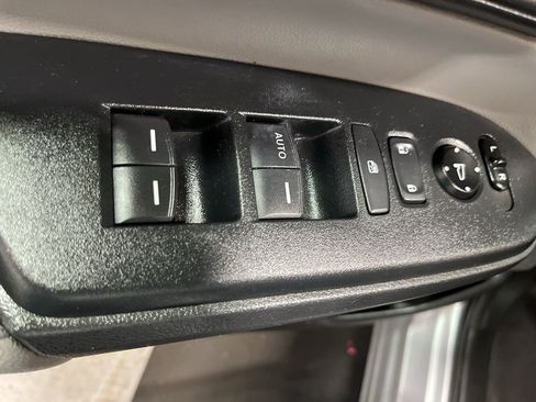 Used 2020 Honda CR-V LX image 28