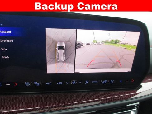 Used 2024 Chevrolet Traverse RS AWD/4WD image 19