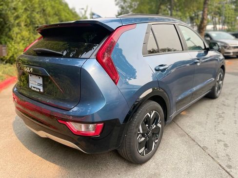 Certified 2023 Kia Niro Wind w/ Wind Preserve Package FWD image 4