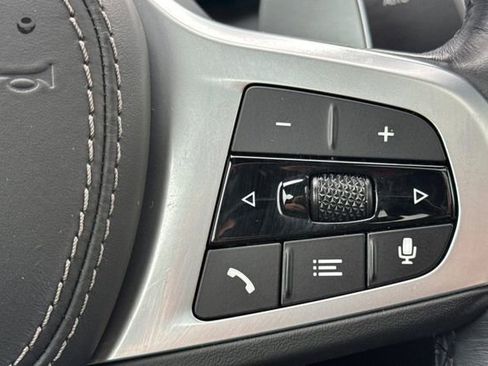 Used 2022 BMW X6 xDrive40i w/ M Sport Package image 39