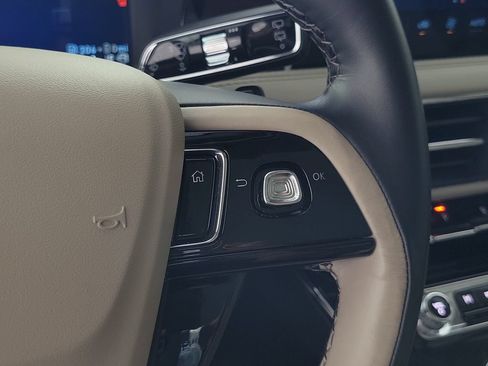 Certified 2025 Lincoln Corsair Grand Touring AWD/4WD image 27