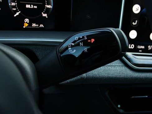 New 2026 Volkswagen Tiguan S image 10