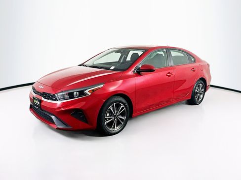 Used 2024 Kia Forte LXS image 3