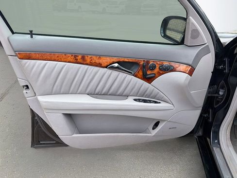 Used 2005 Mercedes-Benz E 320 Sedan image 20