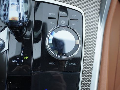 Used 2023 BMW X6 xDrive40i w/ M Sport Package image 65