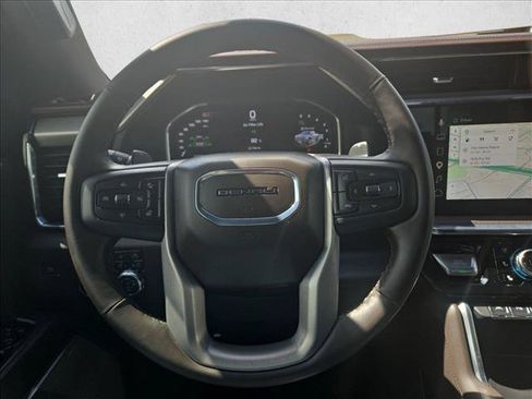 Used 2025 GMC Sierra 1500 Denali w/ Denali Reserve Package AWD/4WD image 9
