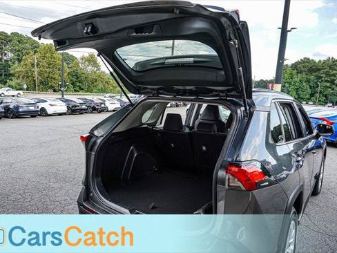 Used 2020 Toyota RAV4 LE FWD image 36