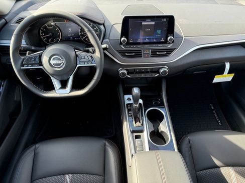 New 2025 Nissan Altima 2.5 SR image 25