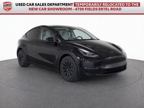 Used 2024 Tesla Model Y Long Range AWD/4WD image 1
