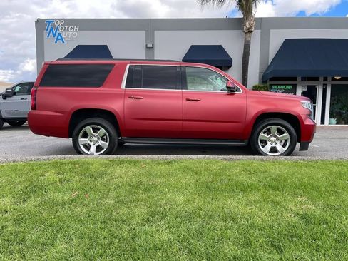 Used 2016 Chevrolet Suburban LT image 4