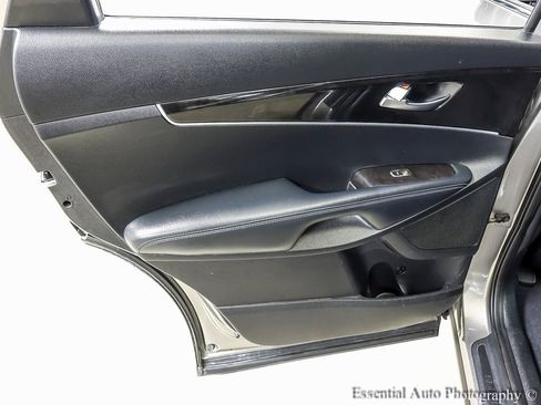 Used 2017 Kia Sorento LX w/ LX Convenience Package image 20