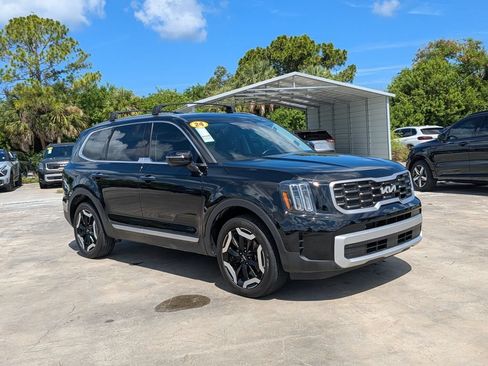 Used 2024 Kia Telluride S FWD image 2