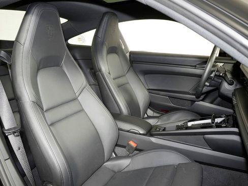 Certified 2025 Porsche 911 Carrera RWD image 40