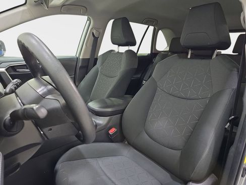 Used 2021 Toyota RAV4 XLE w/ Carpet Mat Package (TMS) image 17
