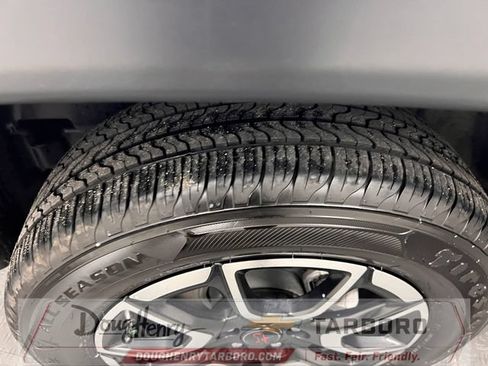 Used 2025 Jeep Compass Trailhawk AWD/4WD image 17