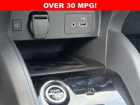 New 2025 Nissan Versa SV w/ Trunk Package FWD image 16