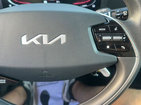 Used 2025 Kia Niro LX FWD image 20