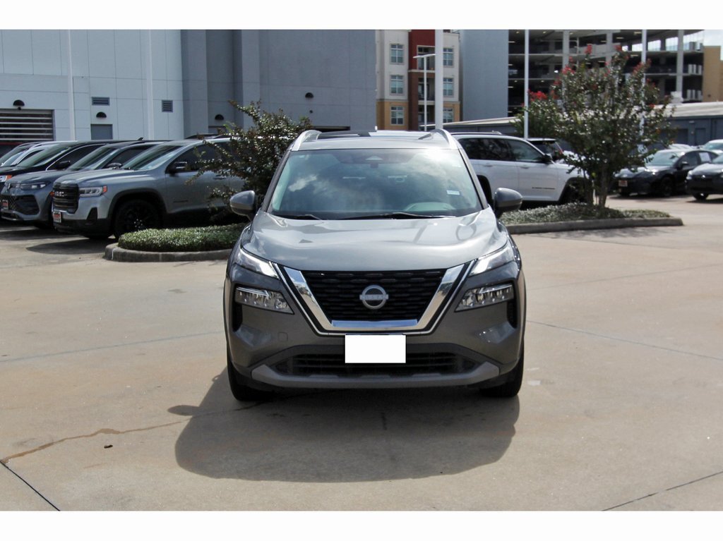 Used 2022 Nissan Rogue SV w/ SV Premium Package FWD image 2