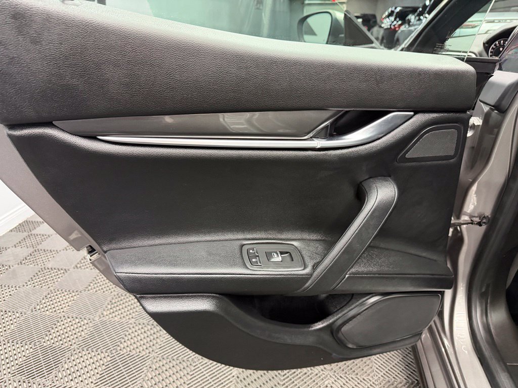 Used 2021 Maserati Ghibli RWD image 41