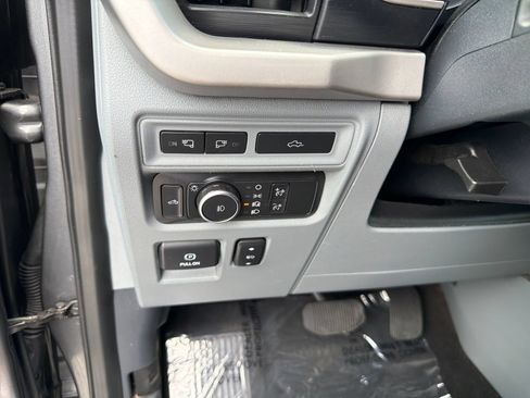 Used 2022 Ford F150 XLT w/ Equipment Group 302A High AWD/4WD image 18
