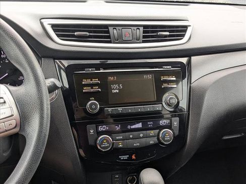 Used 2015 Nissan Rogue SV FWD image 10