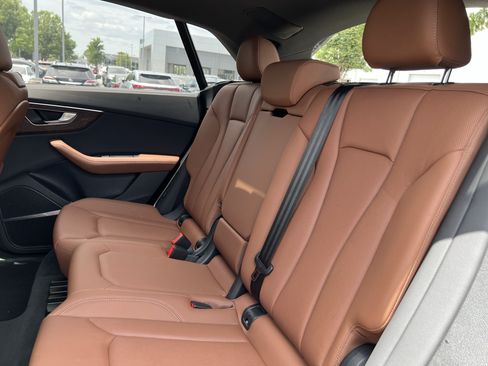 Used 2025 Audi Q8 Premium Plus AWD/4WD image 33