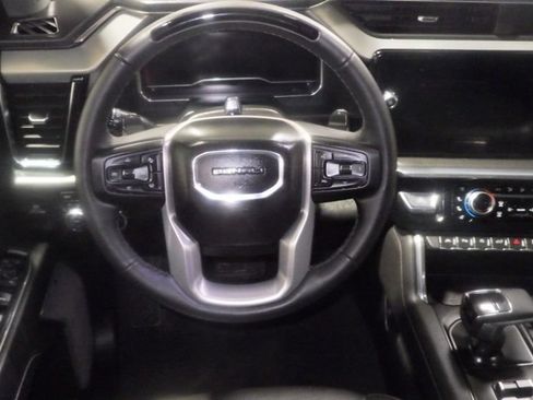 Used 2025 GMC Sierra 1500 Denali w/ Technology Package AWD/4WD image 9