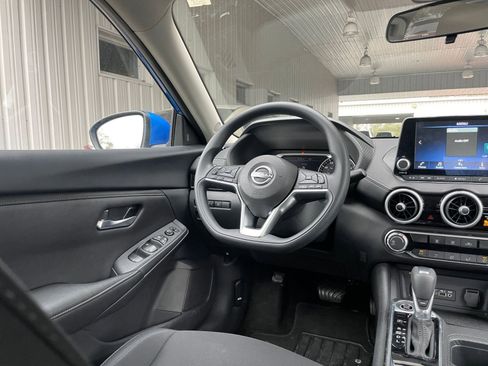 Used 2025 Nissan Sentra SV image 32