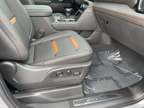 Used 2025 GMC Sierra 1500 AT4 w/ AT4 Premium Package image 29