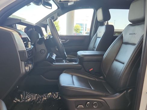 Used 2025 GMC Yukon XL Denali AWD/4WD image 15