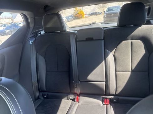 Used 2022 Volvo XC40 P8 Recharge Plus image 5