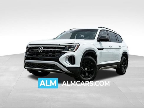 Used 2025 Volkswagen Atlas Peak Edition SE AWD/4WD image 1