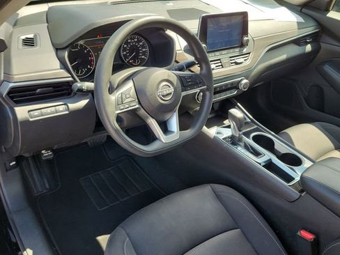 Used 2024 Nissan Altima 2.5 SV FWD image 15