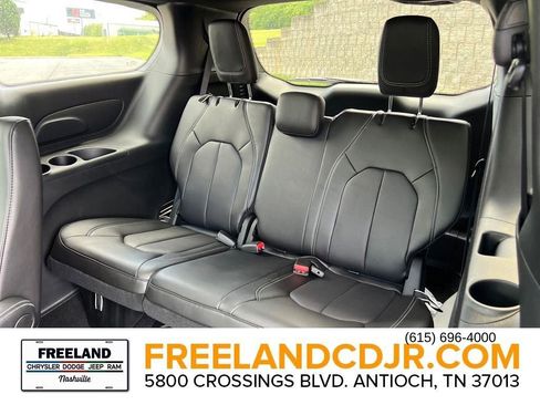 New 2025 Chrysler Pacifica Select image 23