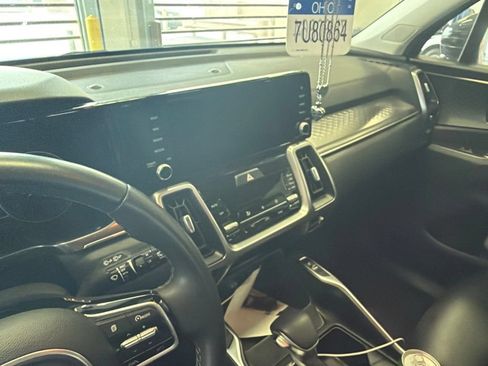Used 2023 Kia Sorento S FWD image 4