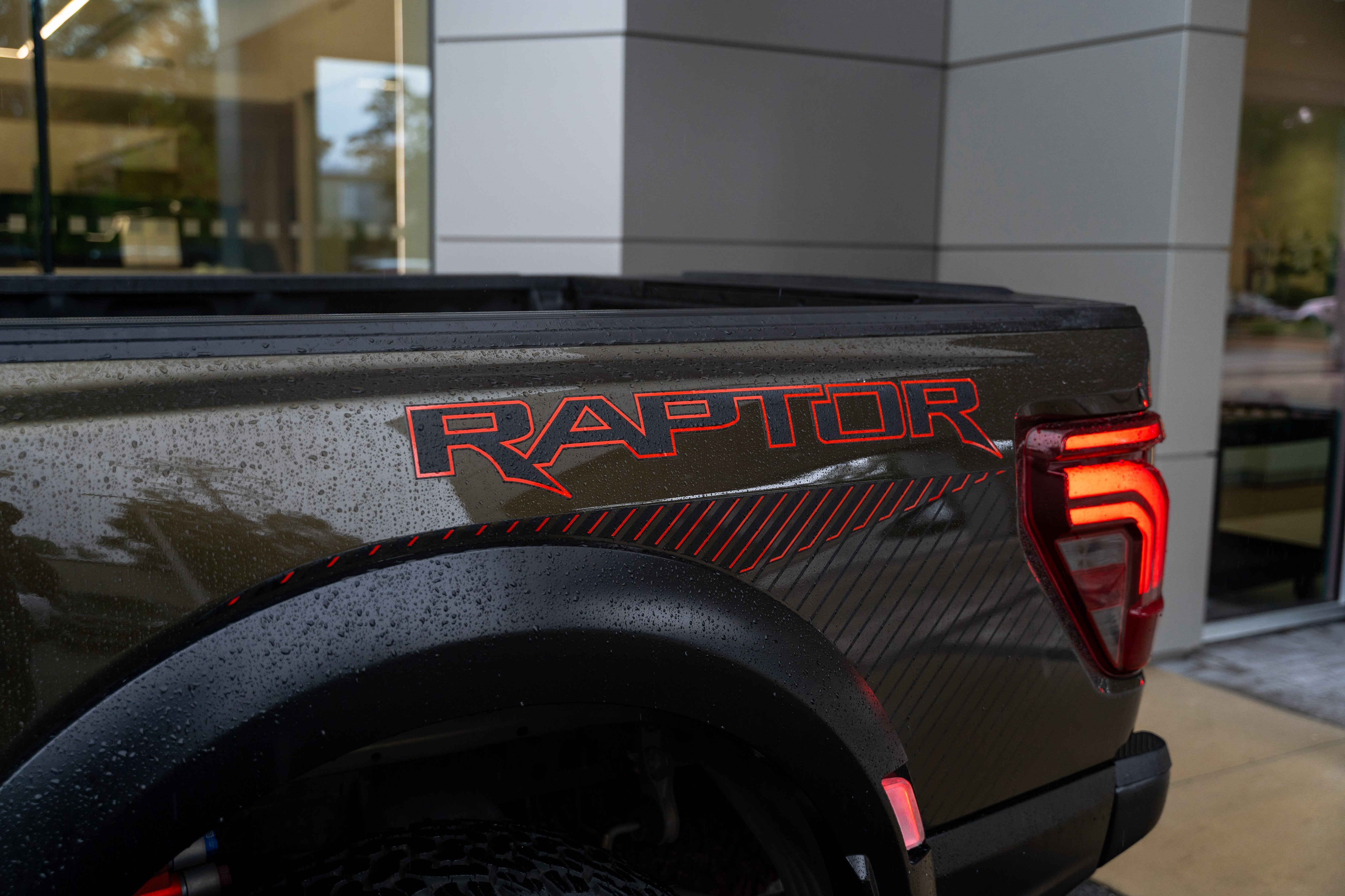 Used 2025 Ford F150 Raptor AWD/4WD image 10