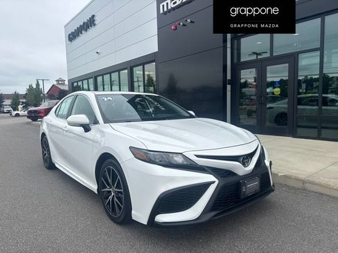 Used 2024 Toyota Camry SE w/ Cold Weather Package AWD/4WD image 1