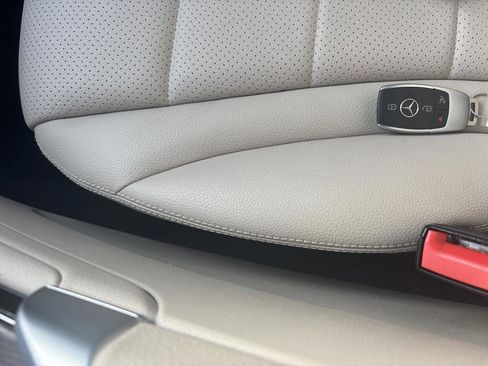 Used 2022 Mercedes-Benz GLC 300 GLC 300 image 25