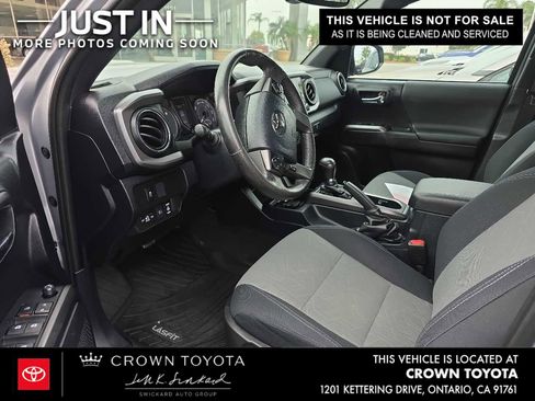 Used 2020 Toyota Tacoma TRD Sport w/ Technology Package RWD image 4