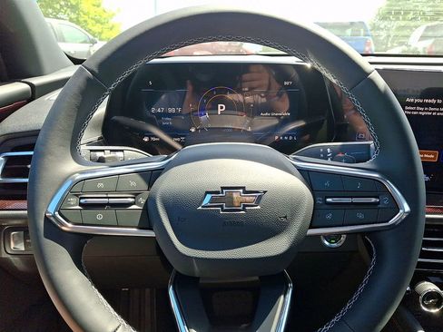 New 2026 Chevrolet Traverse Z71 w/ LPO, Floor Liner Package AWD/4WD image 16